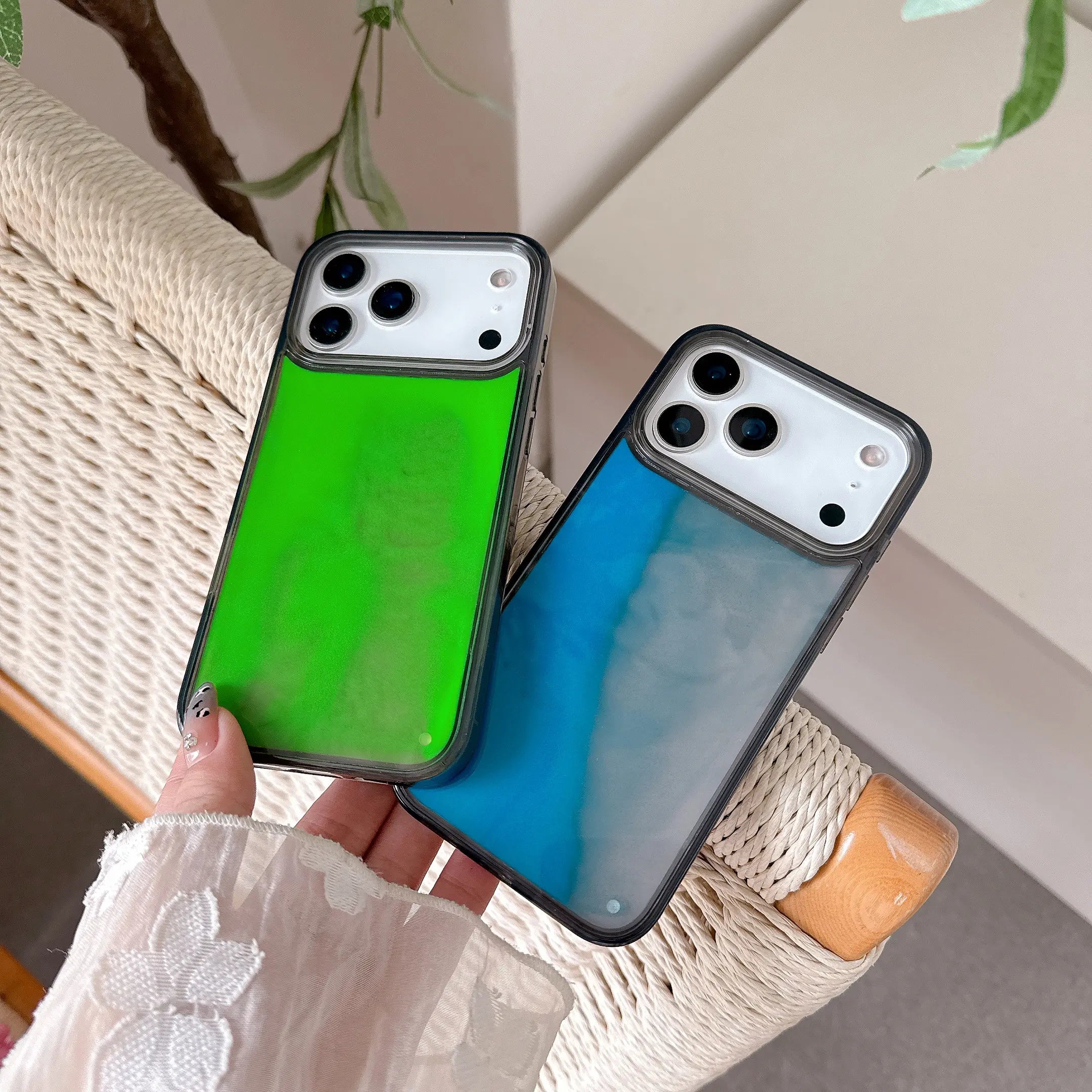 Glow Up Your iPhone! ✨ Luminous Quicksand Case for iPhone 17 Pro Max & More - Eye-Catching, Protective, and Perfect for Everyone! 🌟