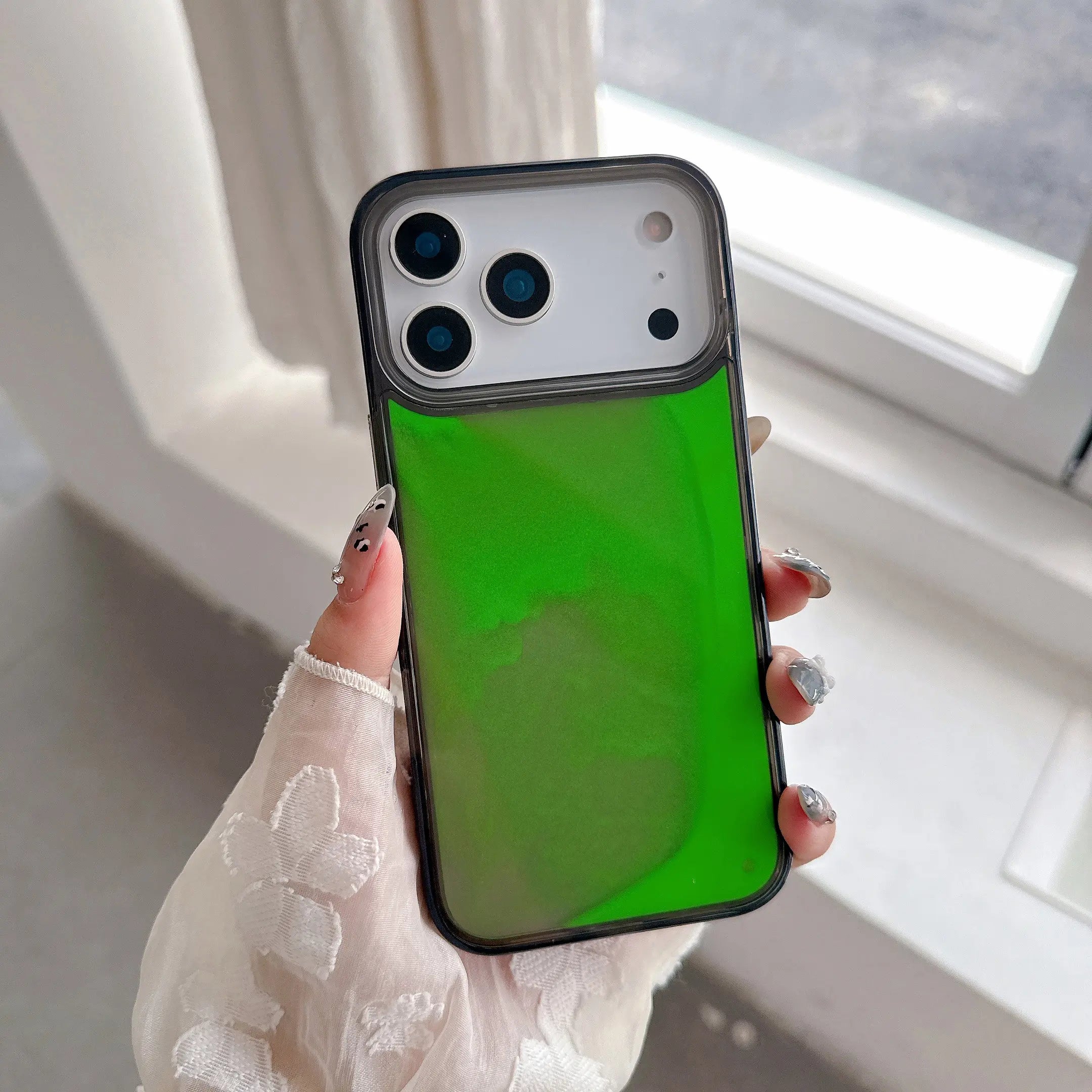 Glow Up Your iPhone! ✨ Luminous Quicksand Case for iPhone 17 Pro Max & More - Eye-Catching, Protective, and Perfect for Everyone! 🌟